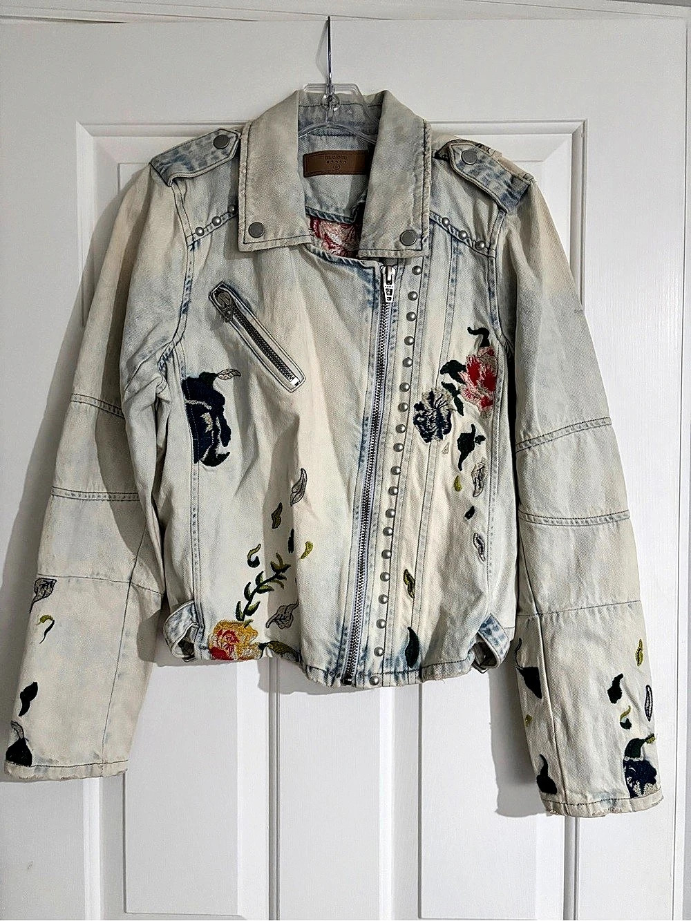 BlankNYC Floral Embroidered Studded Denim Moto Jacket Light Wash - Large